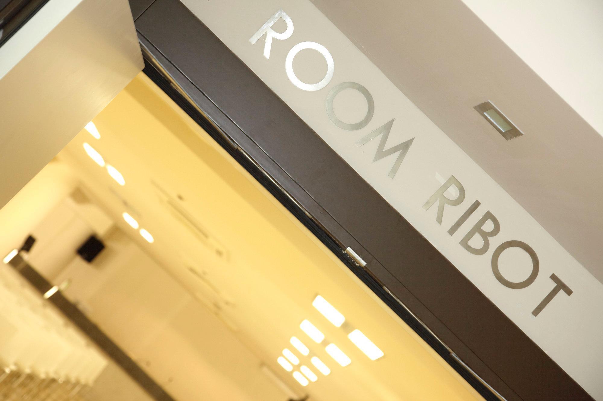 أبيتاليا تاور بلازا بيزا المظهر الخارجي الصورة Room Robot
