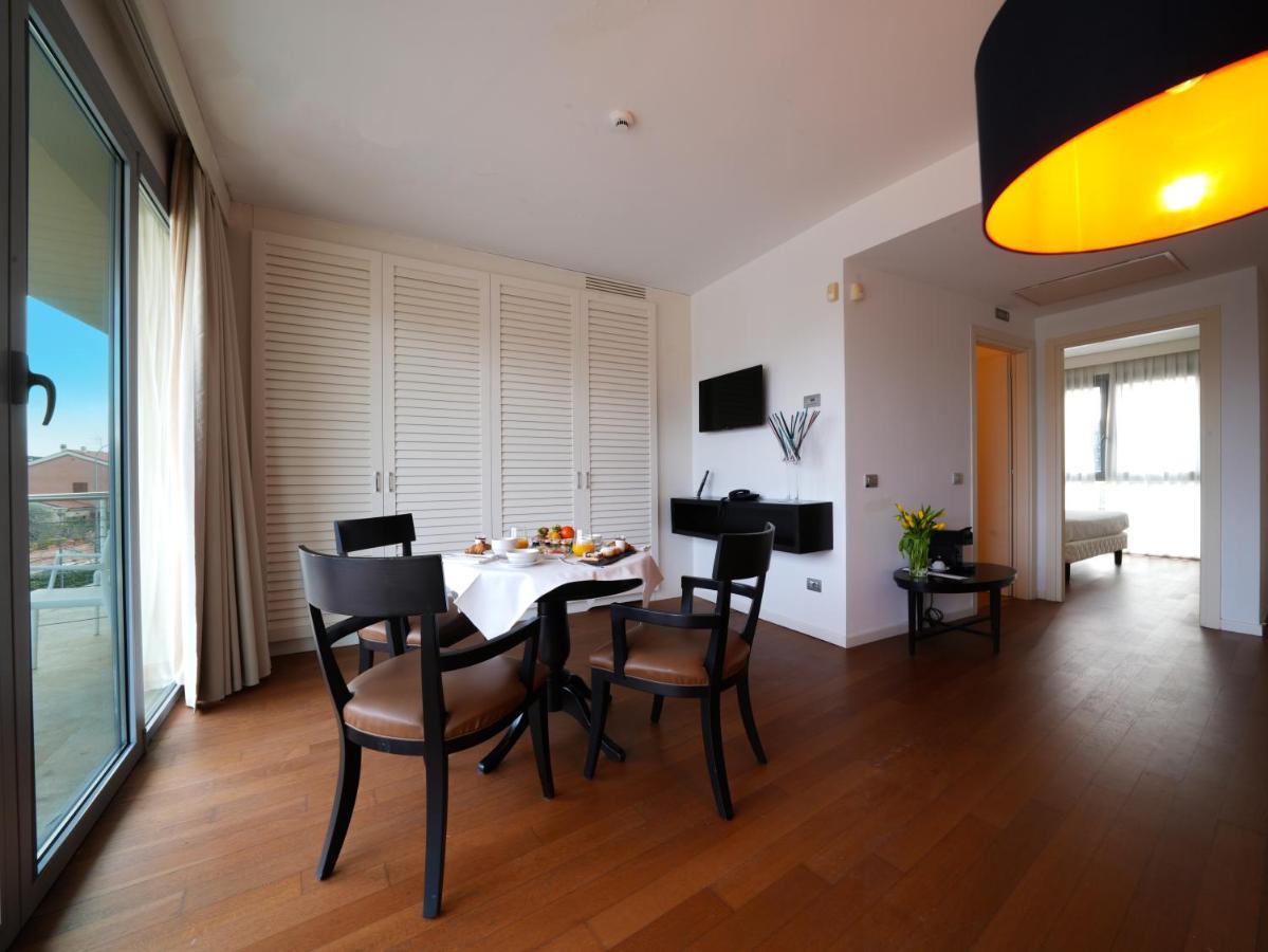 أبيتاليا تاور بلازا بيزا المظهر الخارجي الصورة A typical apartment