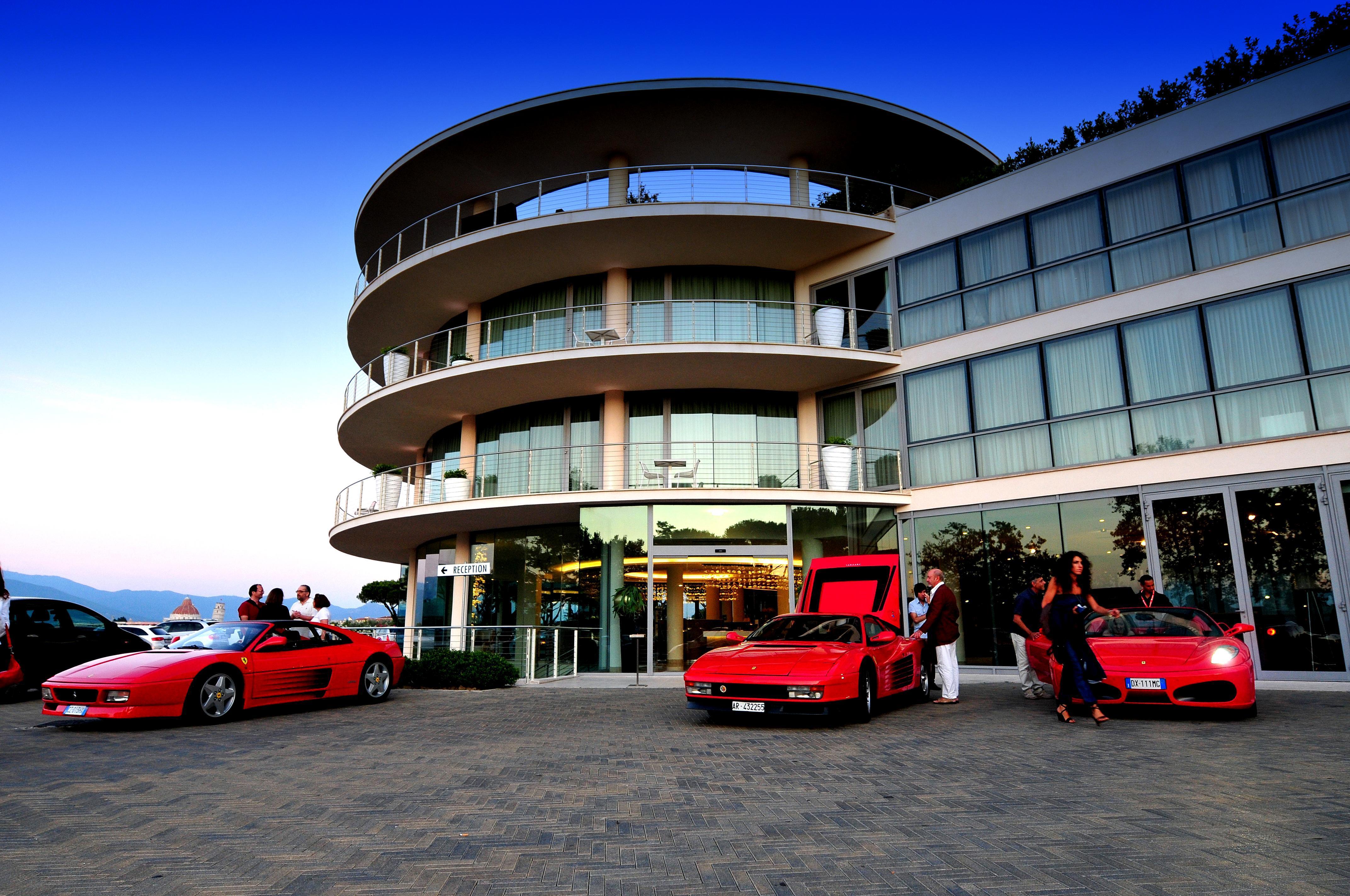 أبيتاليا تاور بلازا بيزا المظهر الخارجي الصورة The Ferrari Store at Maranello