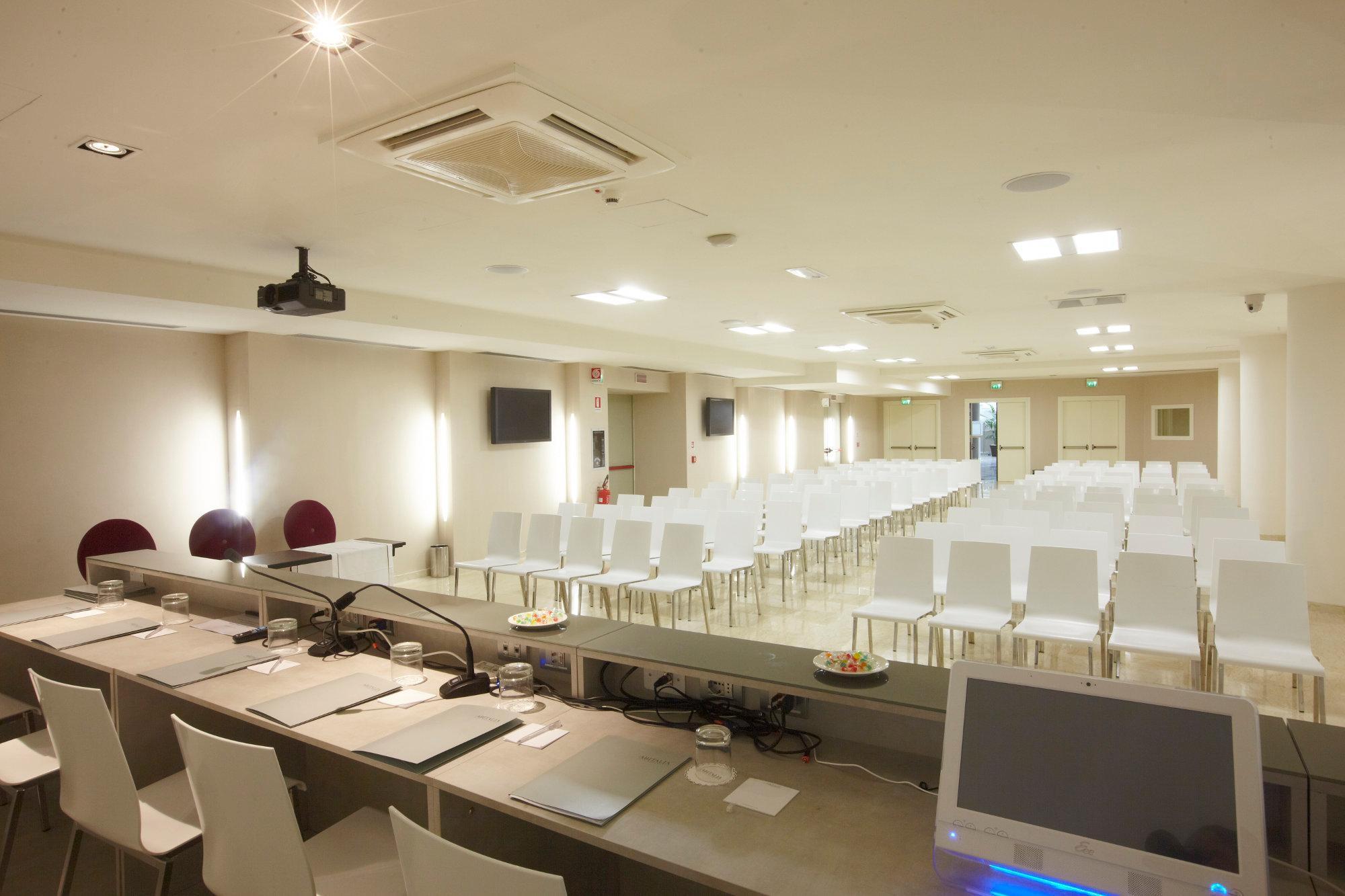 أبيتاليا تاور بلازا بيزا المظهر الخارجي الصورة The conference room